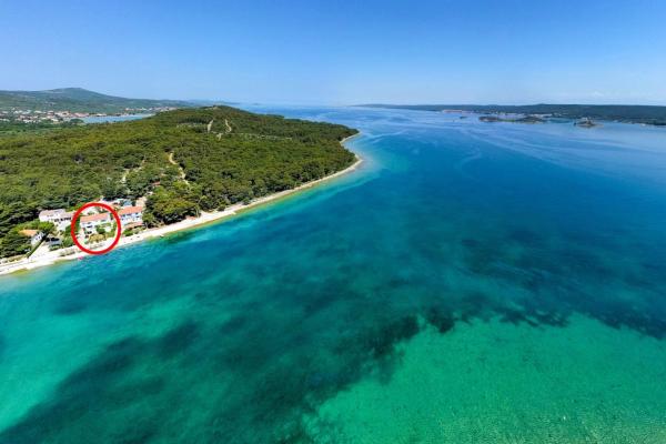 Apartment Pasman 8219b, Boek Appartement Pašman Pasman Island
