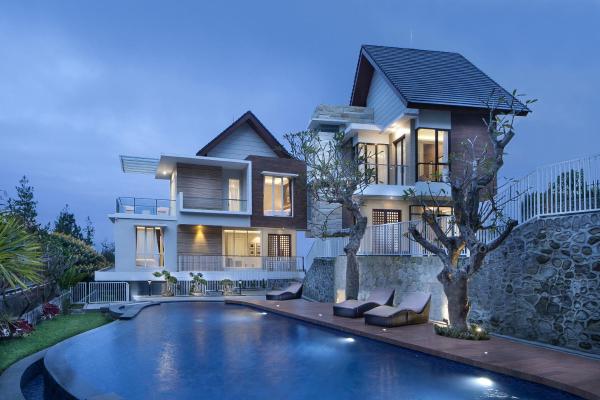 Azcarya Villa