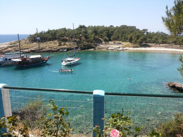 Gorgona Rooms, Boek  Alyki Thasos