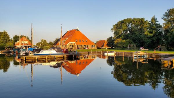 De Koevoet, Boek Appartement Hotels in Friesland met parkeren, Parkeren