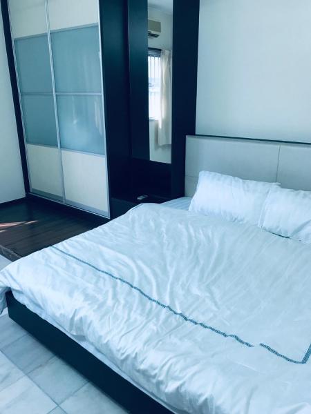 CoZy and comfortable Homestay in sungai siput, Boek Pension Perak Hotels met Parkeerplaats, Parkeren