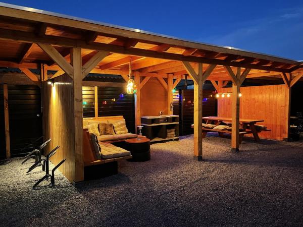 Beach House 9, Boek Pension Scharendijke 