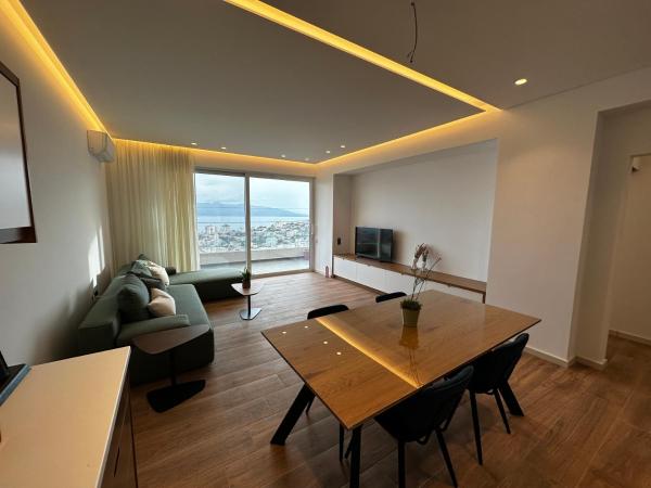 Rustemi, Boek Appartementenhotel Sarandë Vlorë County