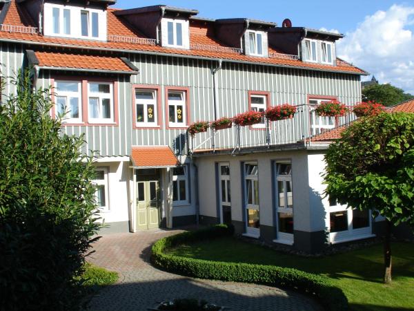 Hotel Johannishof, Boek Hotel Garz Hotels met Parkeerplaats, Parkeren