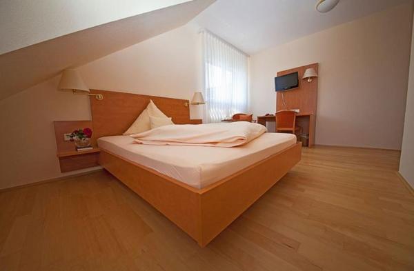 Hotel & Restaurant Krone, Boek Hotel Waldbronn 