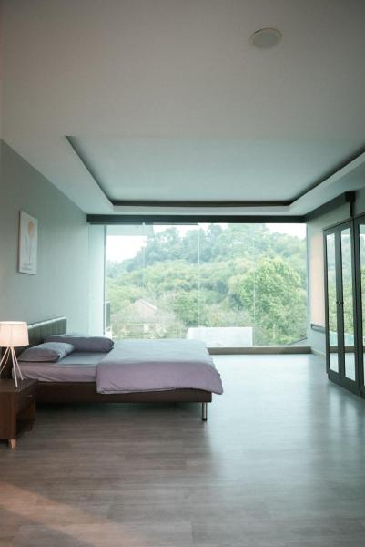 Tropical Bliss Villa by The Feelas, Boek Villa West Java Villa's, Villa