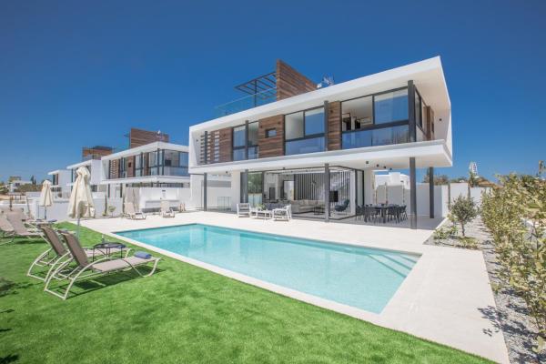 Elite Pearl Villas, Boek Villa Famagusta Hotels met een Zwembad, Zwembad