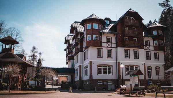 Wellness Penzión Smerdžonka - KÚPELE PIENINY, Boek Pension Prešovský kraj Hotels met Parkeerplaats, Parkeren