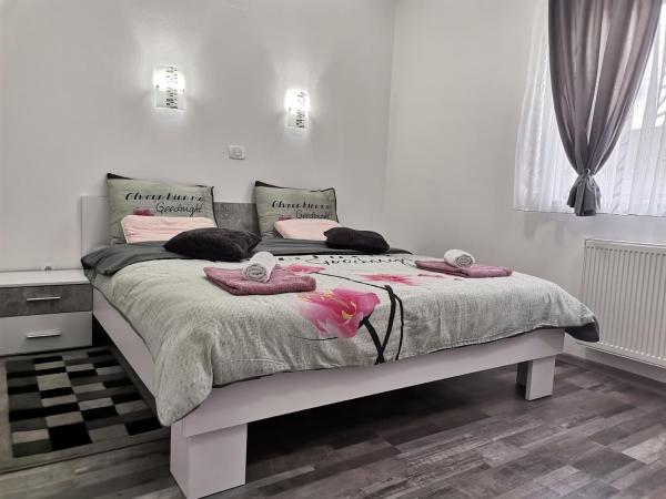 Apartmani "Marina", Boek Appartement Kvarner Hotels met Parkeerplaats, Parkeren