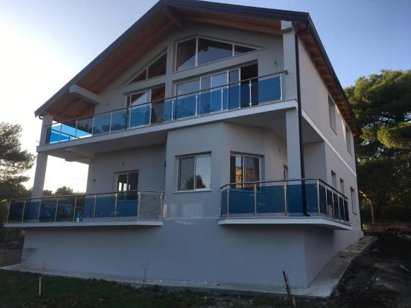 Benjy’s Villa, Boek Vakantiehuis Goedkope hotels in Lezhë County