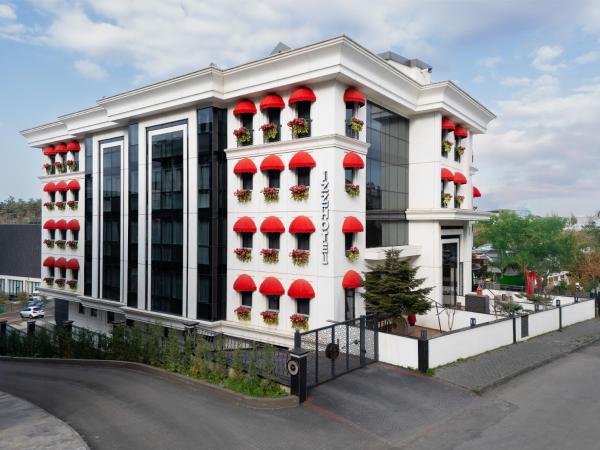 İzz Hotel Koşuyolu, Boek Hotel Kadıköy 