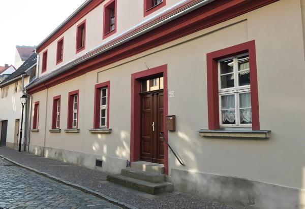 Pension Torgau - Zimmer 10, Boek Pension Garz Hotels met Parkeerplaats, Parkeren