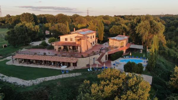 Agriturismo Podere S. Croce, Boek Landhuis Montemerano Hotels met een Zwembad, Zwembad