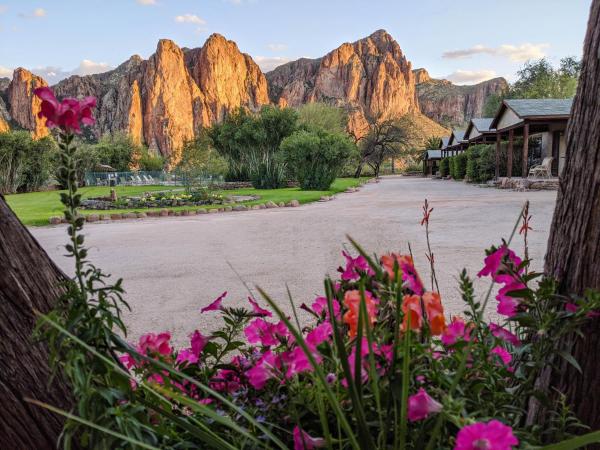 Saguaro Lake Ranch, Boek Lodge Hotels in Arizona met ontbijt, Ontbijt