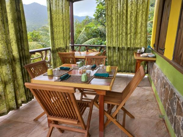 Serenity Lodges Dominica, Boek Lodge 3-sterren hotels in Massacre, 3*