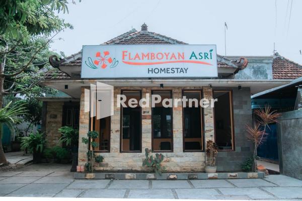 Flamboyan Asri Syariah Mitra RedDoorz near Kampung Inggris Pare, Boek Hotel Pare East Java