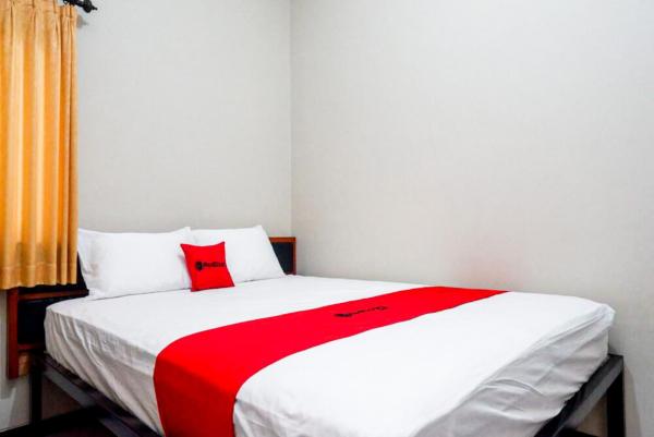 RedDoorz near Kampus UMP Purwokerto 2, Boek Hotel Purwokerto 