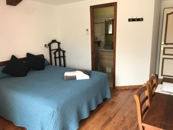 La maison de Laujol, Boek Bed and Breakfast Labastide-du-Temple Hotels met een Zwembad, Zwembad