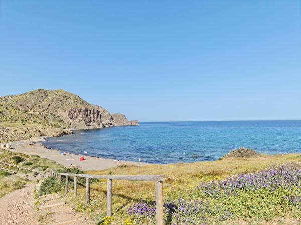 MARLOP´S ROOMS, Boek Pension La Isleta del Moro Cabo de Gata
