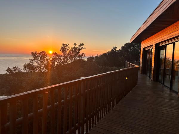 Villa l'Alpana en bois vue mer a 180 degres, Boek Vakantiehuis Sari-Solenzara Oriental Coast Corsica
