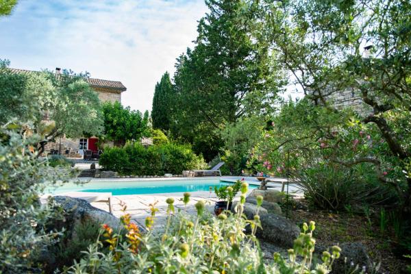 aMiniMas Eco gîtes, Boek Vakantiehuis Le Garn Hotels met een Zwembad, Zwembad