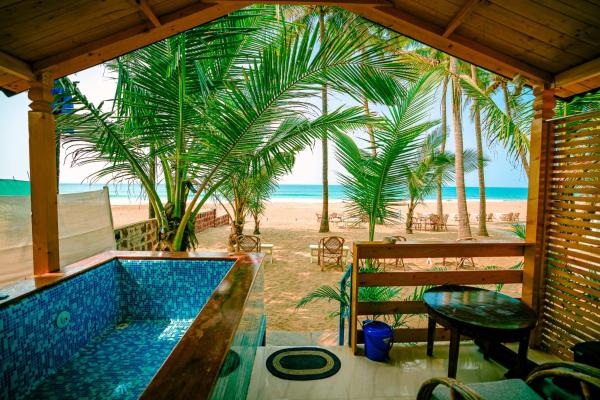 orange sky beach bungalow, Boek Resort Goa Hotels met Parkeerplaats, Parkeren