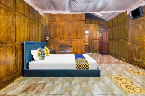 OYO 92083 Lailik Gilang Guesthouse, Boek Hotel Watukarung East Java