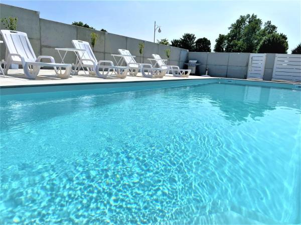 Apartamenty AQUA MAZURY, Boek Appartementenhotel Warmia-Masuria Hotels met een Zwembad, Zwembad