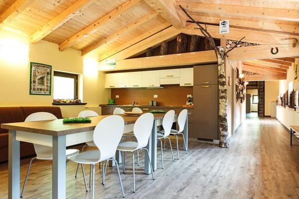 Foresteria Giardino, Boek Hostel Paisco Lombardije