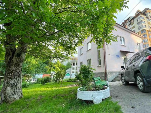Готель-хостел " Нафтуся", Boek Hotel Truskavets 