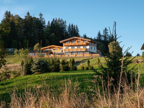 Chalety BUČINA, Boek Chalet Žilinský kraj Hotels met Parkeerplaats, Parkeren