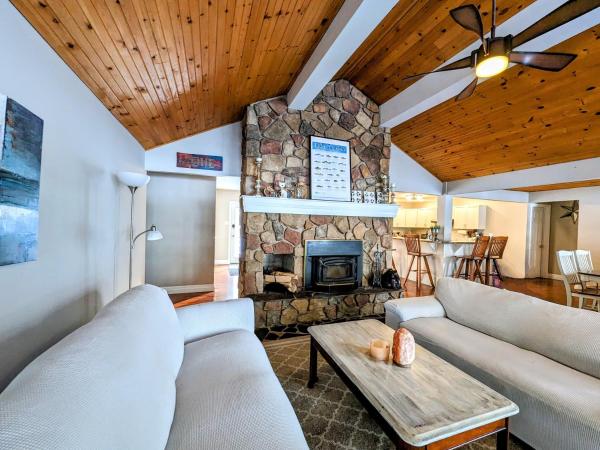 Cozy Escape, Kawarthas Cottage With Sauna, Boek Vakantiehuis Buckhorn Kawartha and Northumberland