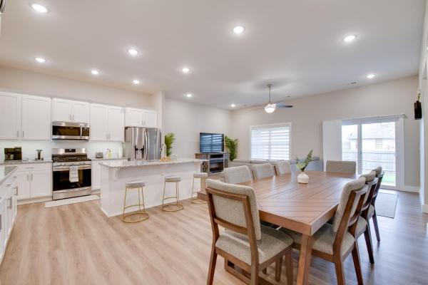 Charming Ozark Abode with Yard and Pool Access, Boek Vakantiehuis Ozark Ozark