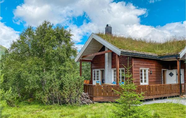 4 Bedroom Cozy Home In Straumgjerde, Boek Vakantiehuis Villa's in Bjordal, Villa