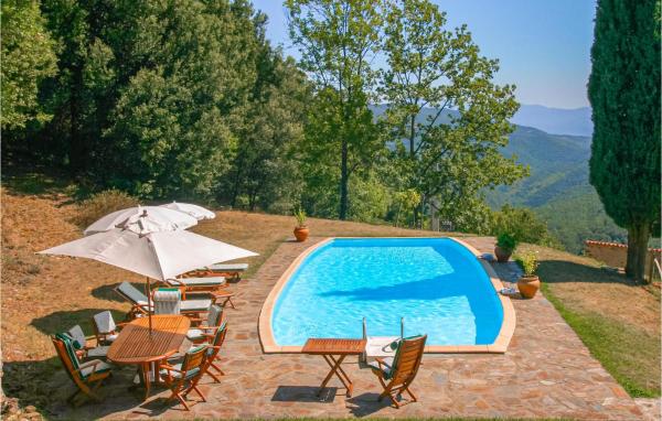 3 Bedroom Cozy Home In Taulis, Boek Vakantiehuis Taulis Hotels met een Zwembad, Zwembad
