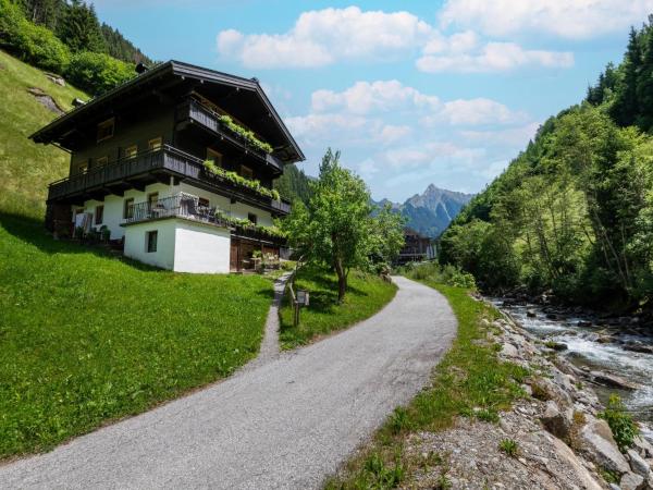 Chalet in Tirol by Zillertal Ski Slopes, Boek Chalet Mayrhofen Mayrhofen-Hippach