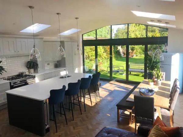 HAYFIELD COTTAGE spacious detached luxury home, Boek Vakantiehuis Merseyside Vakantiehuizen, Cottage