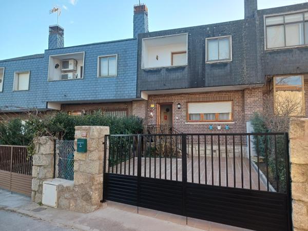 La Casita de Cabanillas. Cabanillas de la Sierra, Boek Vakantiehuis Hotels in Community of Madrid met zwembad, Zwembad