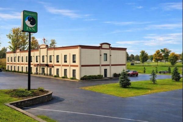 Pleasant Night Inn, Boek Hotel West Carthage New York State
