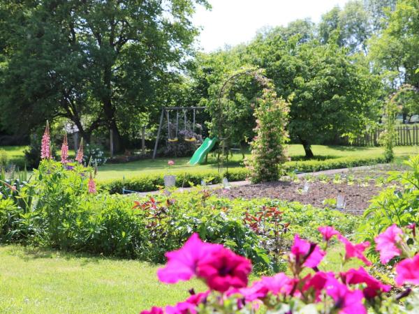 Gite Saint-Blin, 5 pièces, 9 personnes - FR-1-611-31, Boek Hotel Saint-Blin 