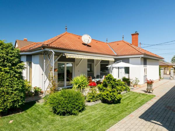 Holiday Home Ildiko by Interhome, Boek Vakantiehuis Somogy Hotels met Parkeerplaats, Parkeren