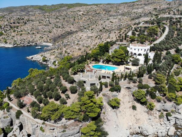 Pyrgi Spetses, Boek Villa Spetses Saronic Islands