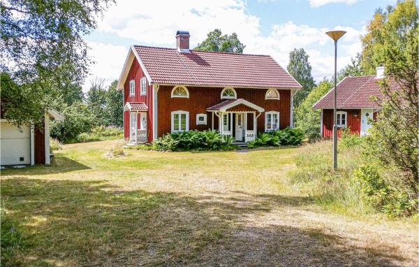 Beautiful Home In Lammhult With Sauna, Boek Vakantiehuis Lammhult 
