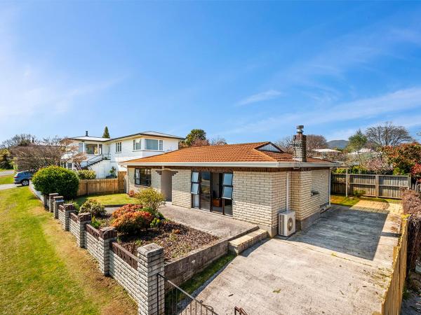 Heathcote Cottage - Taupo Holiday Home, Boek Vakantiehuis Taupo Lake Taupo