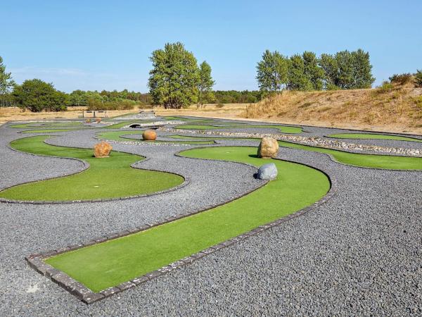 Holiday home on a holiday park in Ebeltoft, Boek Vakantiehuis Vestjylland Hotels met een Zwembad, Zwembad