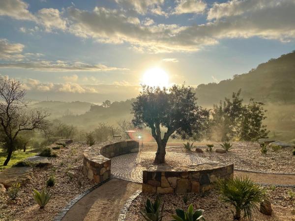 Casa Olivia - Charming renovated farmhouse with panoramic views, Boek Vakantiehuis Algarve Hotels met een Zwembad, Zwembad