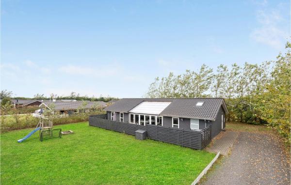 Four-Bedroom Holiday Home In Tarm, Boek Vakantiehuis Tarm 