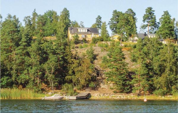 3 Bedroom Lovely Home In Vaxholm, Boek Vakantiehuis Vaxholm 