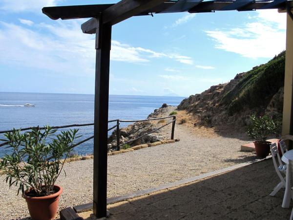 Isola dElba Come in Barca, a un Tuffo dal Mare, Boek Vakantiehuis Capoliveri Elba