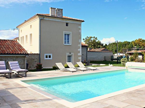 Gîte de charme avec piscine chauffée, jardin privatif et équipements bébés, à 15 min d’Angoulême - FR-1-653-16, Boek Vakantiehuis Vars Provence-Alpes-Côte d'Azur